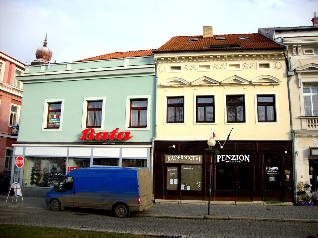 Penzion Aviatik Čáslav Esterno foto
